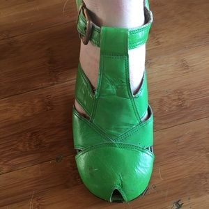 Vintage Kelley Green Qualicraft Heels Size 7.5